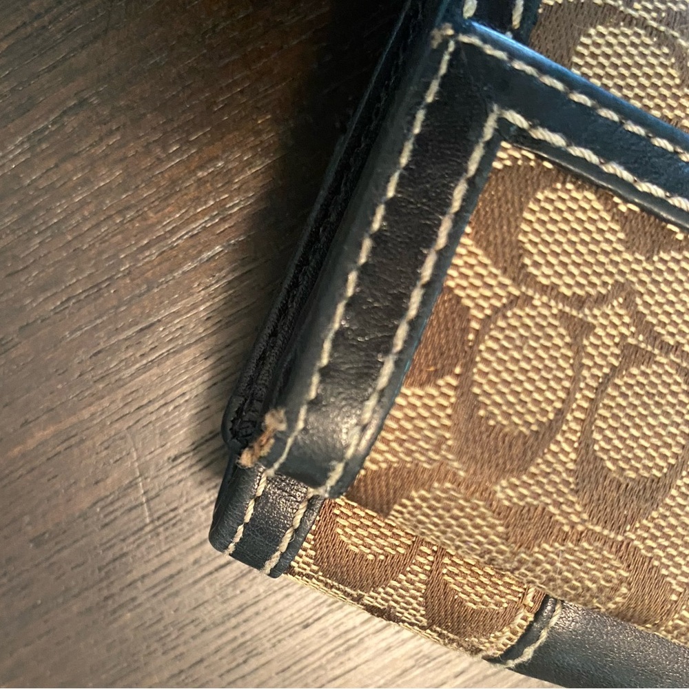 Vintage Leather C Logo Coach Snap Wallet - Picture 12 of 15